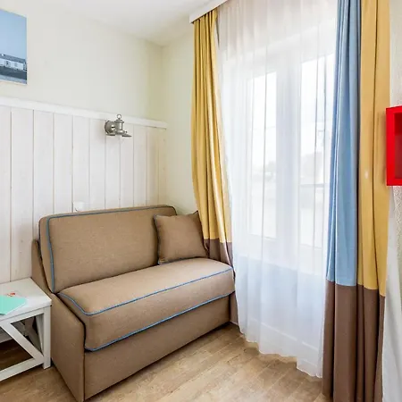 Pierre & Le Palais Des Gouverneurs 3*