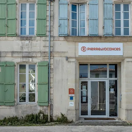 Pierre & Le Palais Des Gouverneurs 홀리데이파크