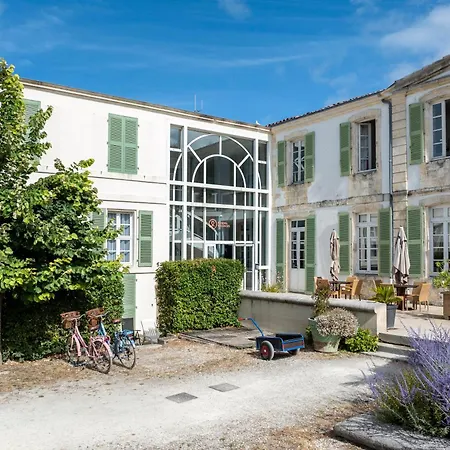 홀리데이파크 Pierre & Le Palais Des Gouverneurs