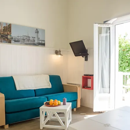 Pierre & Le Palais Des Gouverneurs 홀리데이파크 3*