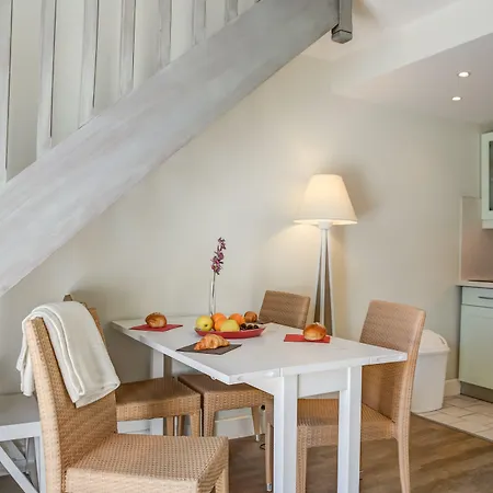 Pierre & Le Palais Des Gouverneurs 홀리데이파크 Saint-Martin-de-Ré