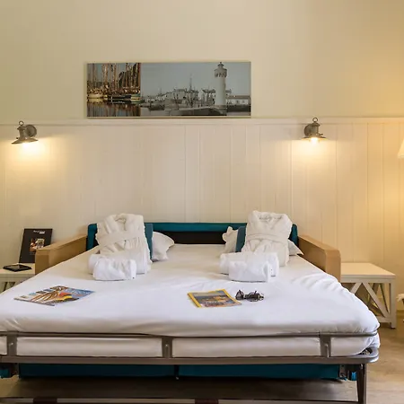 Pierre & Le Palais Des Gouverneurs 홀리데이파크 3*