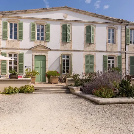 Pierre & Le Palais Des Gouverneurs 홀리데이파크