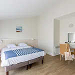 Holiday park Pierre & Le Palais Des Gouverneurs 3*