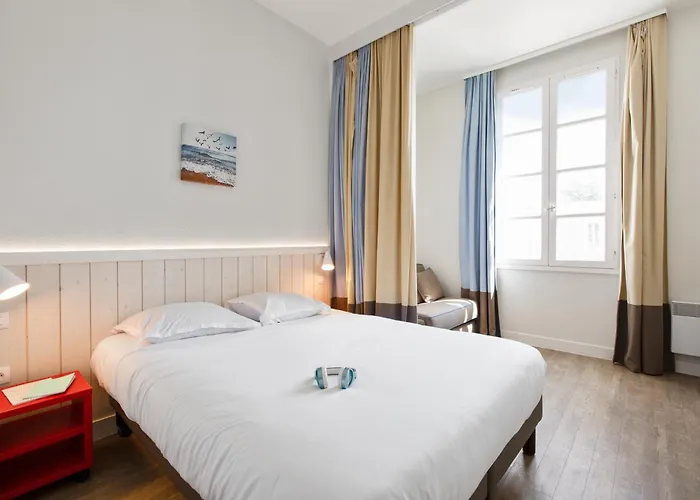 Pierre & Le Palais Des Gouverneurs Saint-Martin-de-Ré