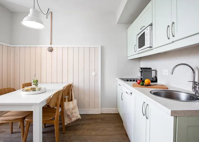 Pierre & Le Palais Des Gouverneurs Saint-Martin-de-Ré