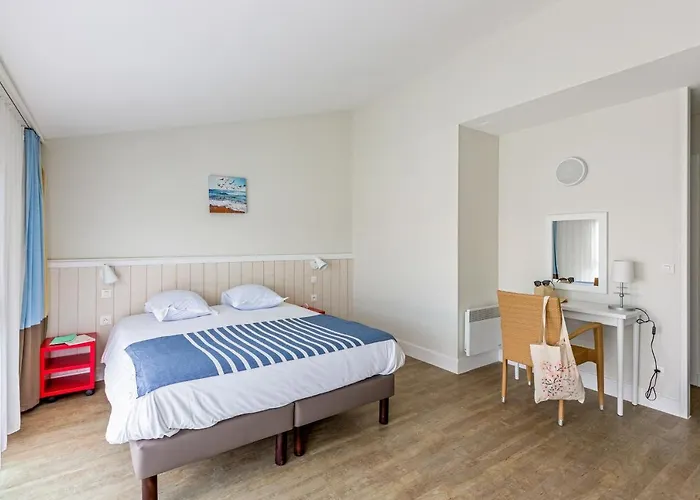 Ferienpark Pierre & Le Palais Des Gouverneurs 3*