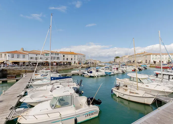 Pierre & Le Palais Des Gouverneurs 3*