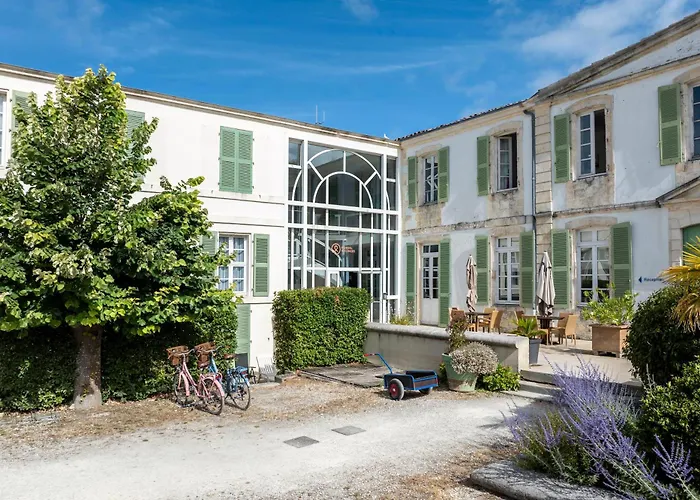 Ferienpark Pierre & Le Palais Des Gouverneurs