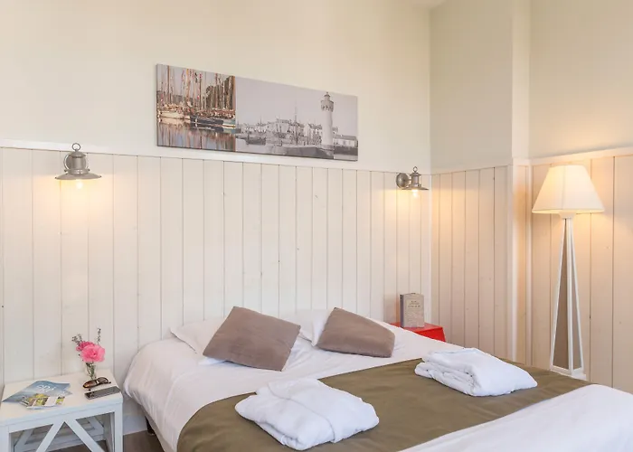 Pierre & Le Palais Des Gouverneurs Ferienpark Saint-Martin-de-Ré