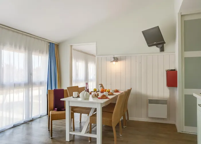 Pierre & Le Palais Des Gouverneurs 3*