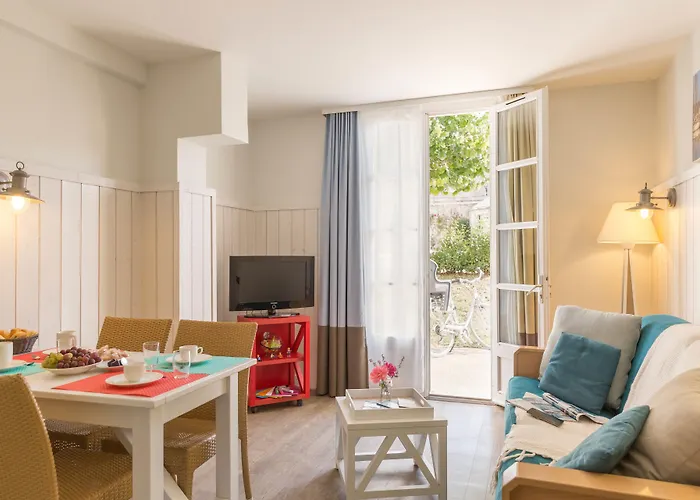 Ferienpark Pierre & Le Palais Des Gouverneurs