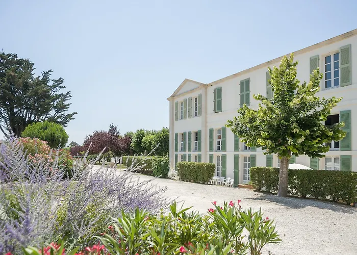 Ferienpark Pierre & Le Palais Des Gouverneurs 3*