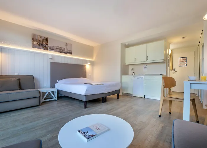 Pierre & Le Palais Des Gouverneurs Ferienpark 3*